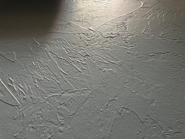 Modulated trowel texture